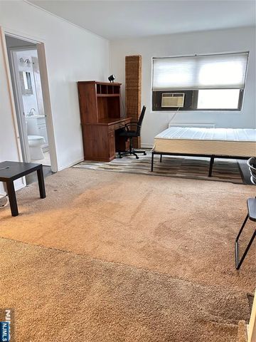 411 Park Place 3H, Fort Lee, NJ 07024