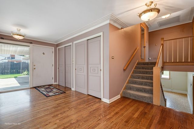 6715 W Wyandot Drive, Palos Heights, IL 60463