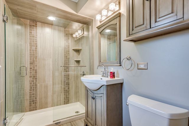 6715 W Wyandot Drive, Palos Heights, IL 60463