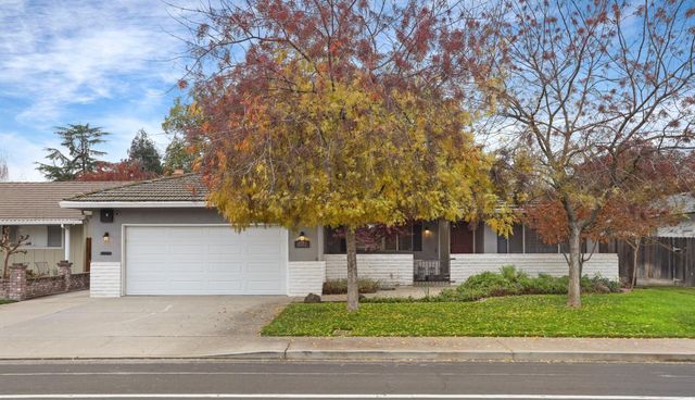 1021 S Mills Ave, Lodi, CA 95242