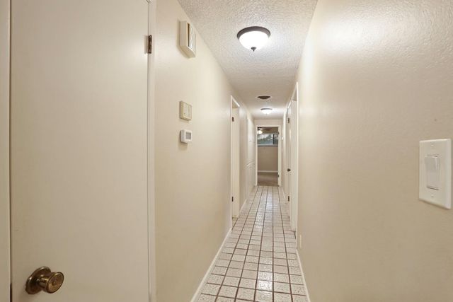 1021 S Mills Ave, Lodi, CA 95242