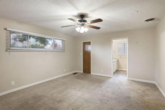 1021 S Mills Ave, Lodi, CA 95242