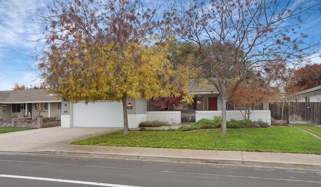 1021 S Mills Ave, Lodi, CA 95242