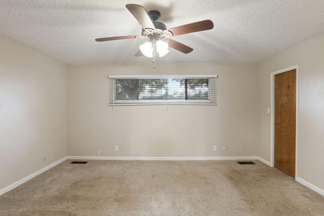 1021 S Mills Ave, Lodi, CA 95242