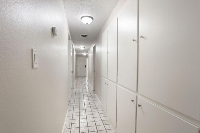 1021 S Mills Ave, Lodi, CA 95242