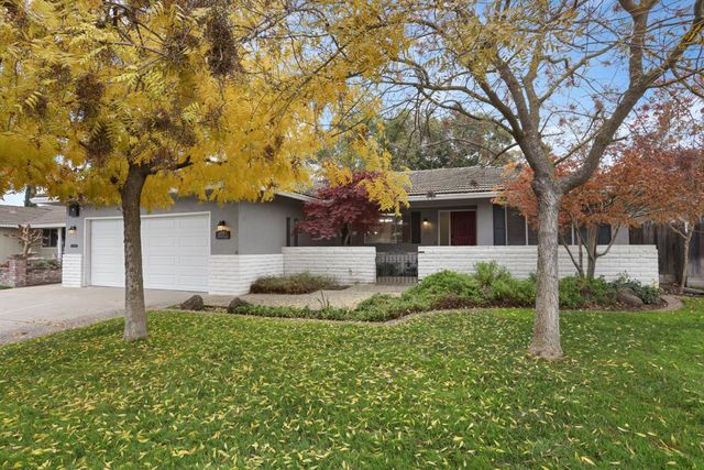 1021 S Mills Ave, Lodi, CA 95242