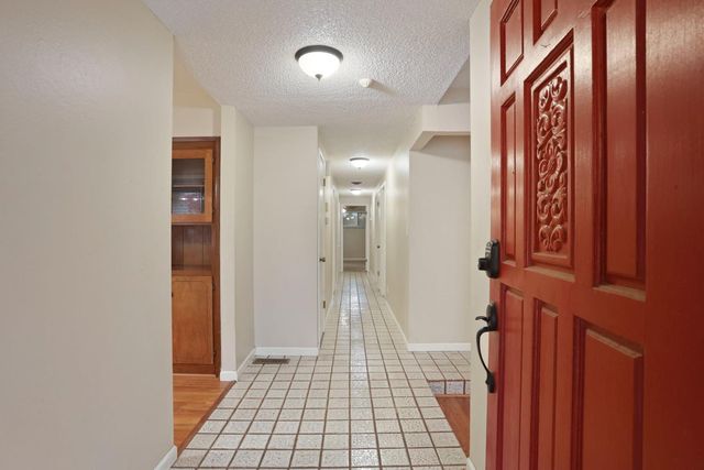 1021 S Mills Ave, Lodi, CA 95242