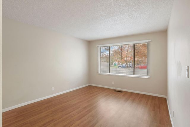 1021 S Mills Ave, Lodi, CA 95242