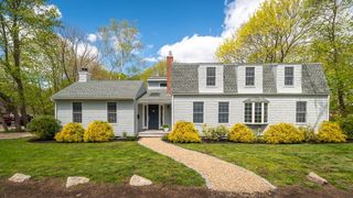 5 Mount Pleasant Ave, Gloucester, MA 01930