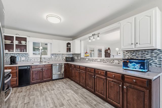 1904 Digg Ct, Columbia, TN 38401