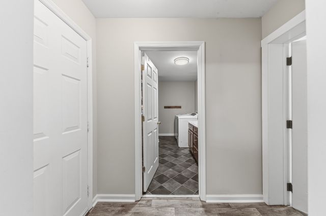 1904 Digg Ct, Columbia, TN 38401