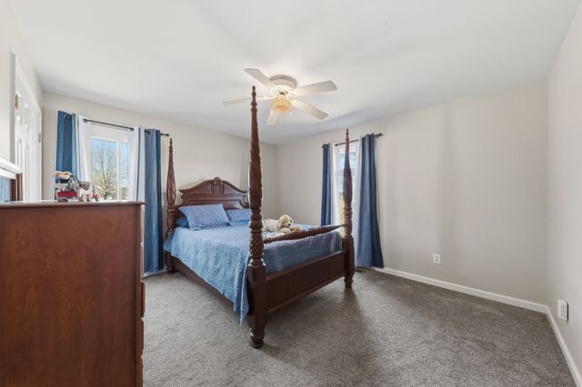 1904 Digg Ct, Columbia, TN 38401