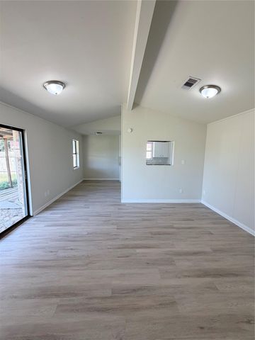 3616 Willowick Drive, Bay City, TX 77414