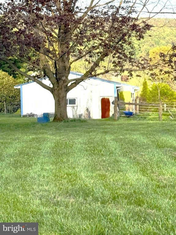 Image 3 of property listing at 20331 TOWNSEND RD, Rohrersville, MD 21779