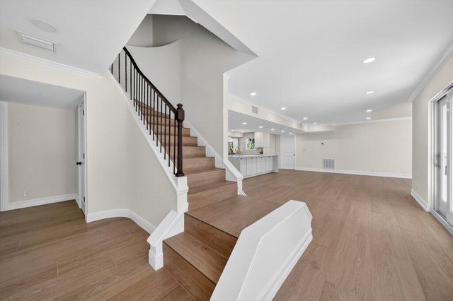 37 E High Point Road, Sewalls Point, FL 34996