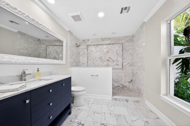 37 E High Point Road, Sewalls Point, FL 34996