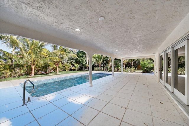 37 E High Point Road, Sewalls Point, FL 34996