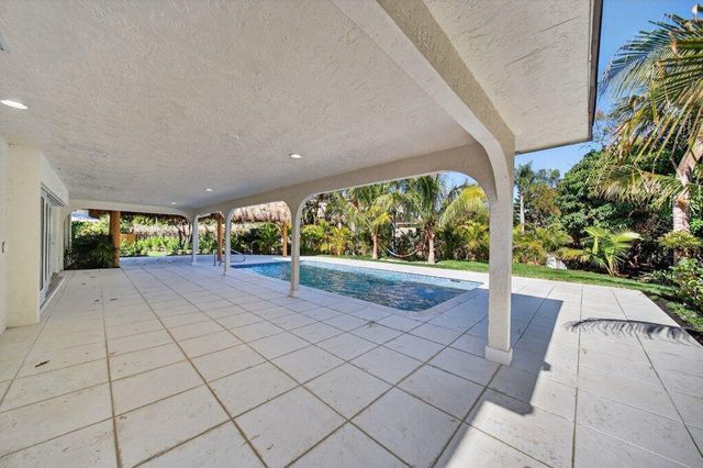 37 E High Point Road, Sewalls Point, FL 34996