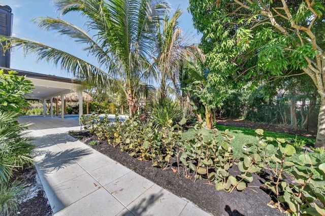37 E High Point Road, Sewalls Point, FL 34996
