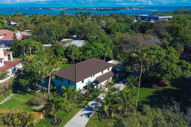 37 E High Point Road, Sewalls Point, FL 34996