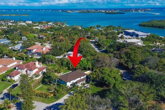 37 E High Point Road, Sewalls Point, FL 34996