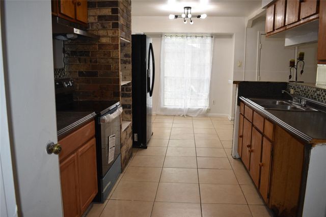 6718 Rowell Court, Houston, TX 77489