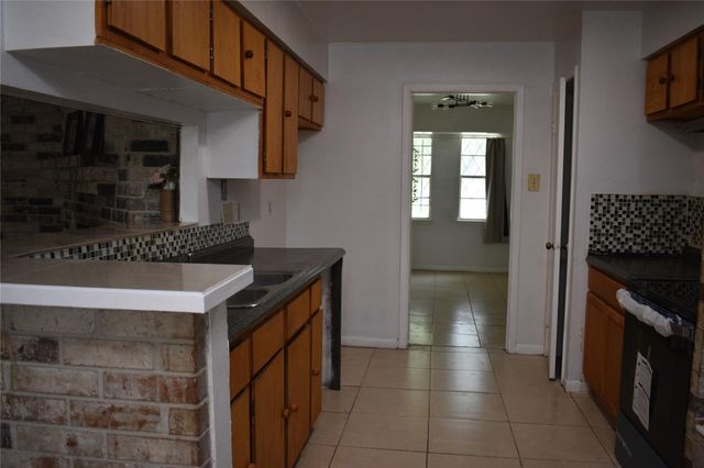 6718 Rowell Court, Houston, TX 77489