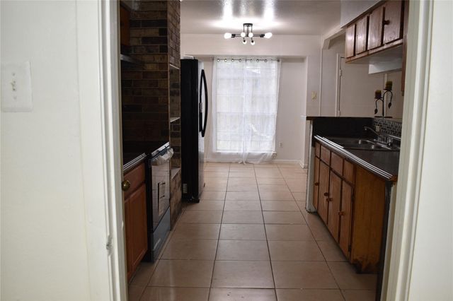 6718 Rowell Court, Houston, TX 77489