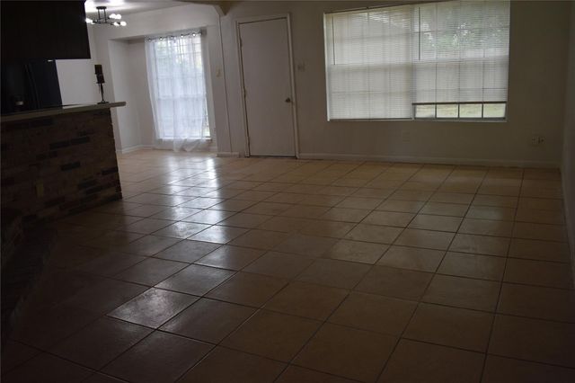 6718 Rowell Court, Houston, TX 77489