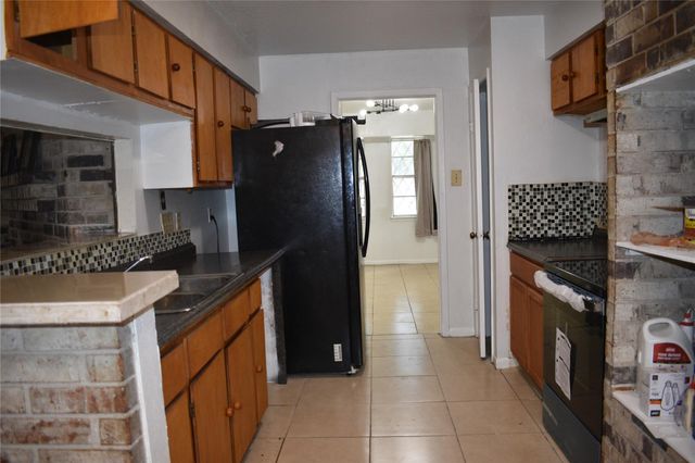 6718 Rowell Court, Houston, TX 77489
