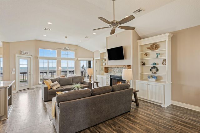 774 Wommack, Crystal Beach, TX 77650