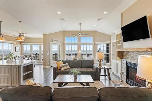 774 Wommack, Crystal Beach, TX 77650