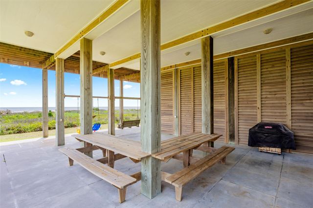 774 Wommack, Crystal Beach, TX 77650