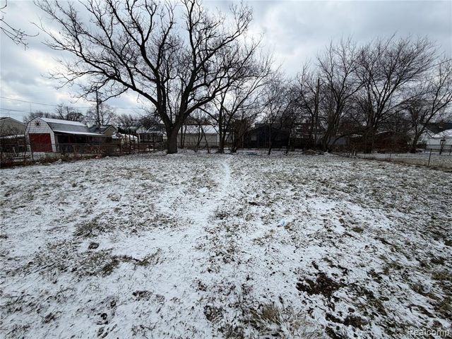 8112 Dale, Center Line, MI 48015