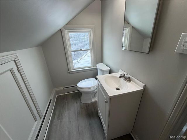 8112 Dale, Center Line, MI 48015