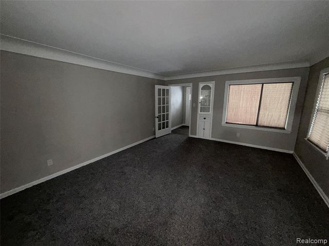 8112 Dale, Center Line, MI 48015