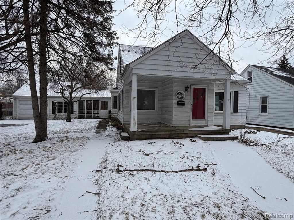 8112 Dale, Center Line, MI 48015