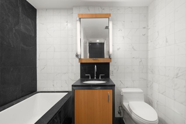 100 W 58th St Apt 12H, New York City, NY 10019