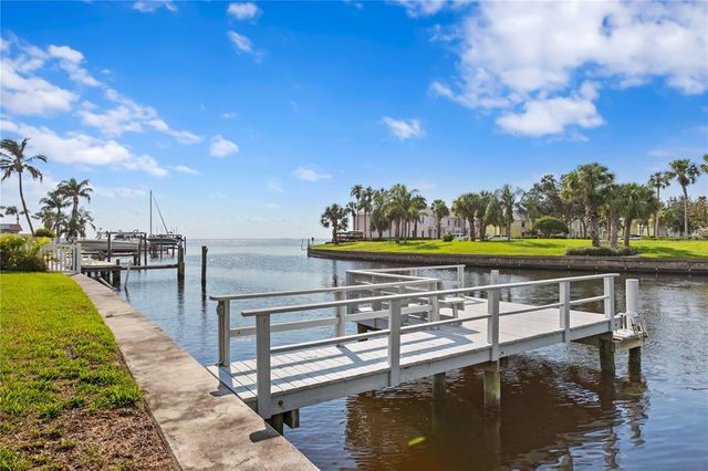 540 DOLPHIN AVENUE SE, St Petersburg, FL 33705