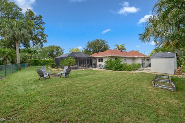 206 Fairway CIR, Naples, FL 34110