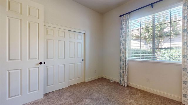 1341 E Via Corsica Place, Fresno, CA 93730