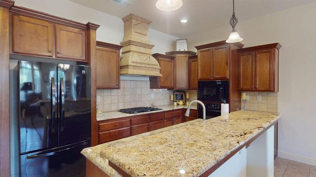 1341 E Via Corsica Place, Fresno, CA 93730