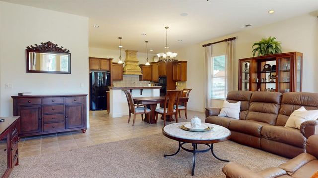 1341 E Via Corsica Place, Fresno, CA 93730