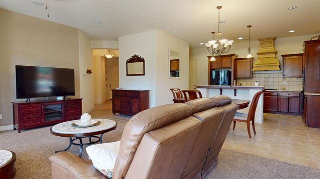 1341 E Via Corsica Place, Fresno, CA 93730