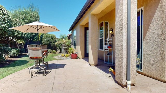 1341 E Via Corsica Place, Fresno, CA 93730
