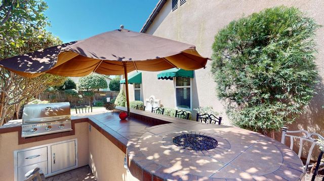1341 E Via Corsica Place, Fresno, CA 93730