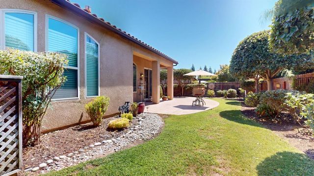 1341 E Via Corsica Place, Fresno, CA 93730