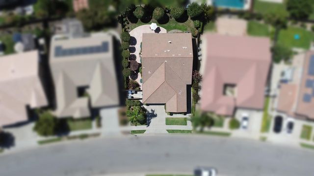 1341 E Via Corsica Place, Fresno, CA 93730