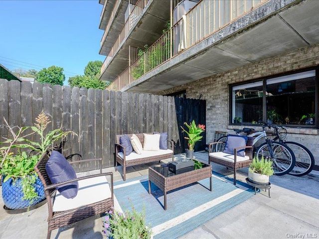 687 Bronx River Road 1D, Yonkers, NY 10704