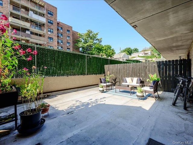 687 Bronx River Road 1D, Yonkers, NY 10704